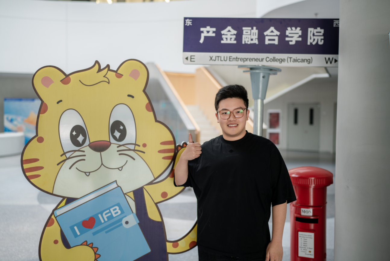 當(dāng)留學(xué)路突遇風(fēng)暴，這位“非典型學(xué)霸”如何開(kāi)啟他的PlanB?